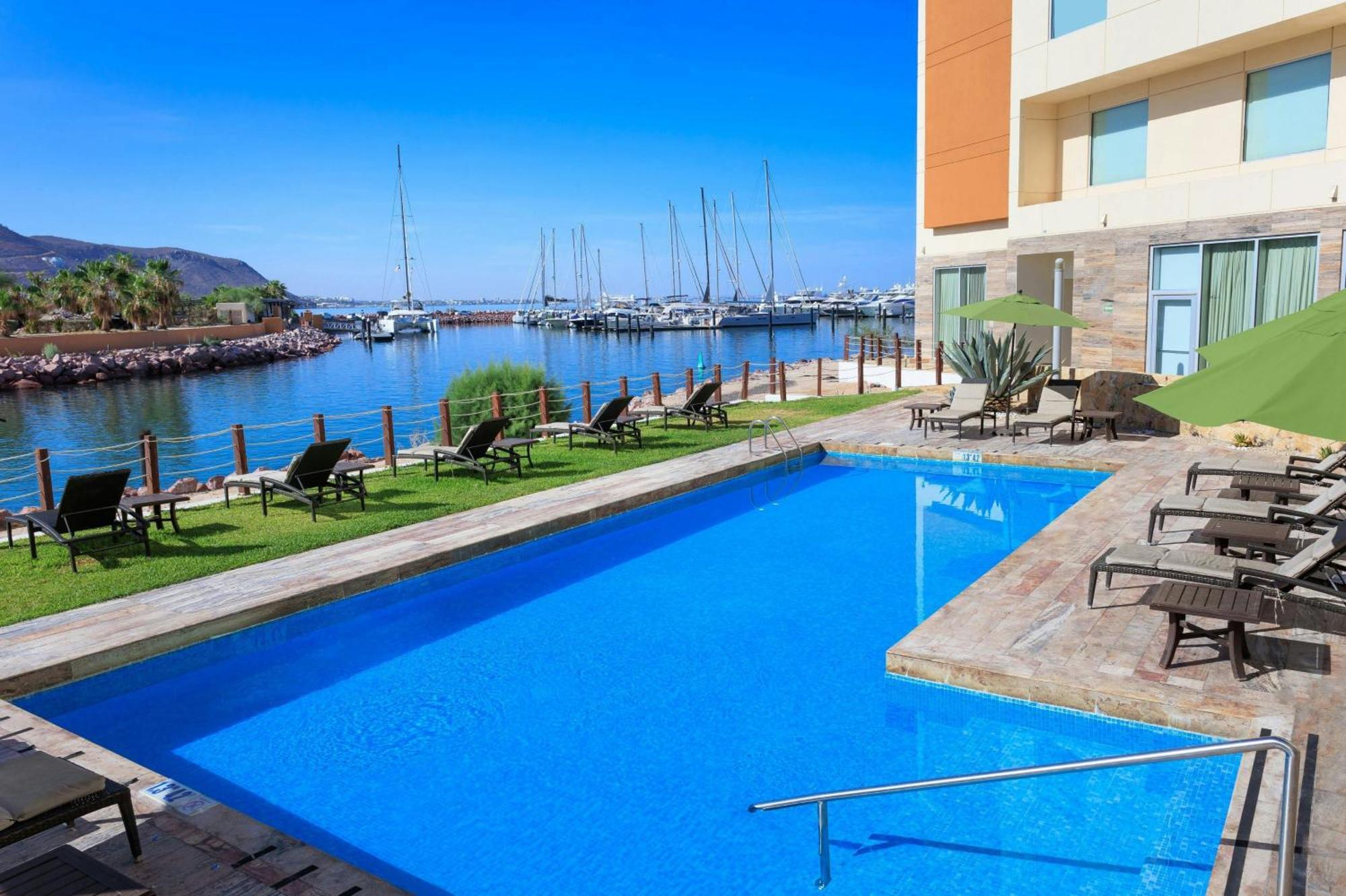 Courtyard By Marriott La Paz Baja California Sur Hotel Exterior photo