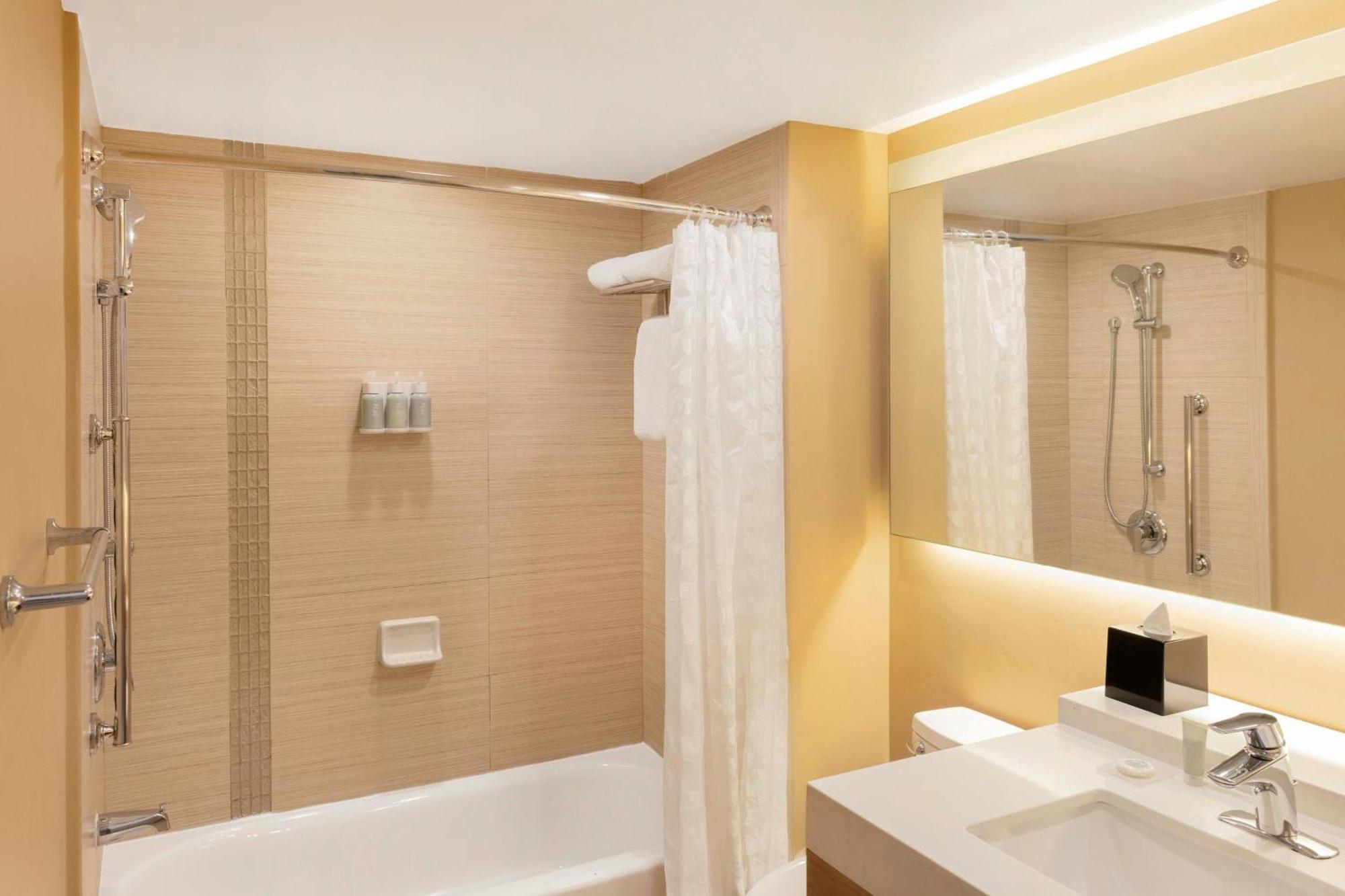 Courtyard By Marriott La Paz Baja California Sur Hotel Exterior photo