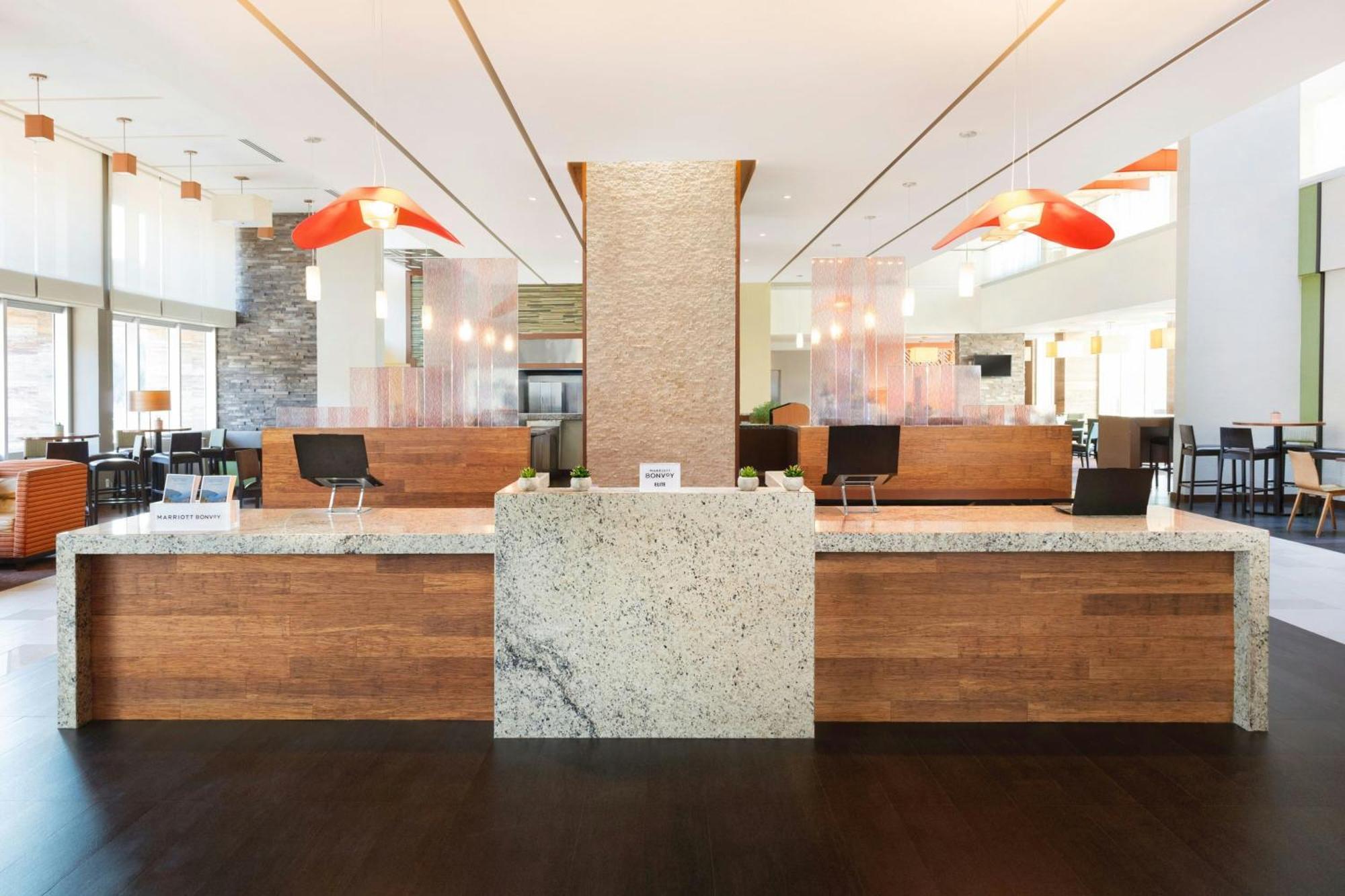 Courtyard By Marriott La Paz Baja California Sur Hotel Exterior photo