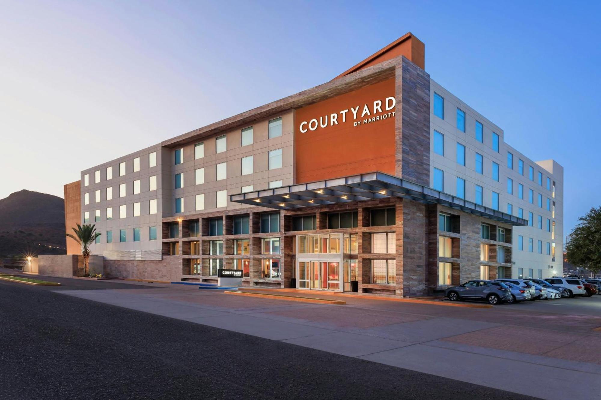 Courtyard By Marriott La Paz Baja California Sur Hotel Exterior photo